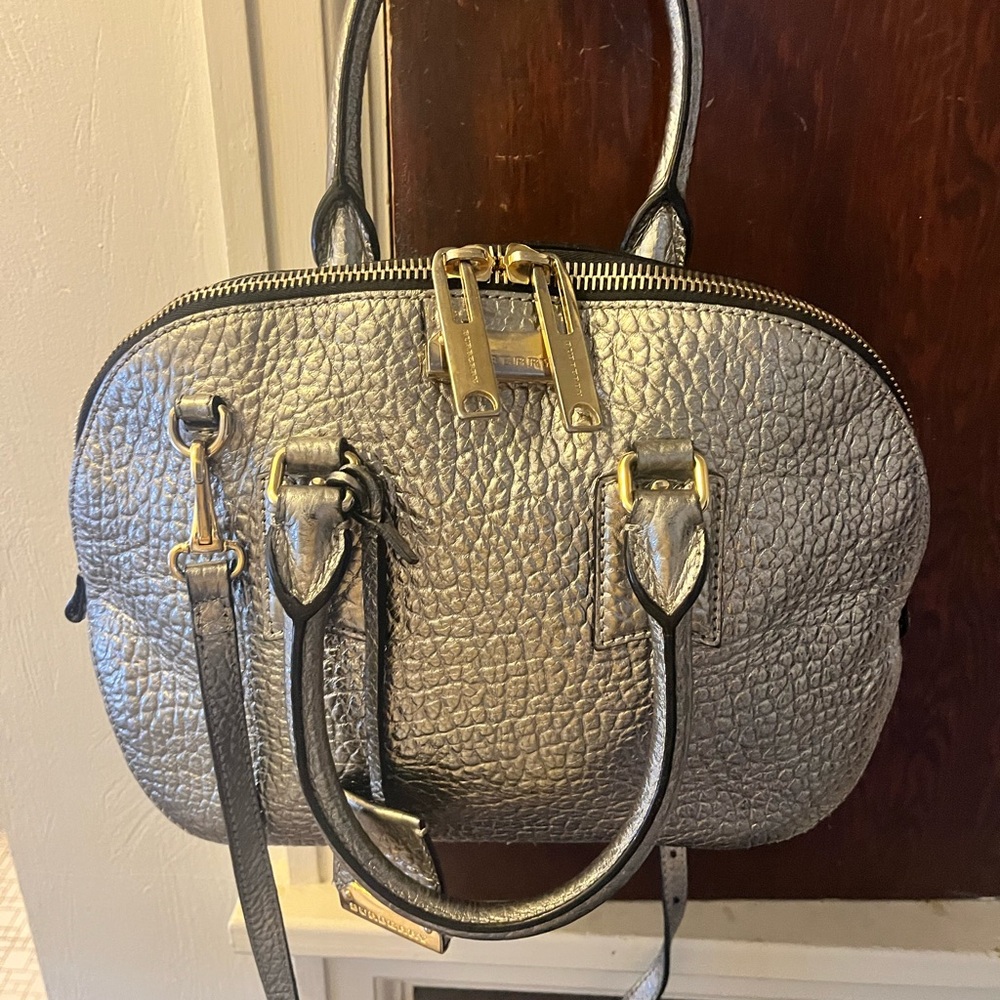 Gorgeous Burberry bag